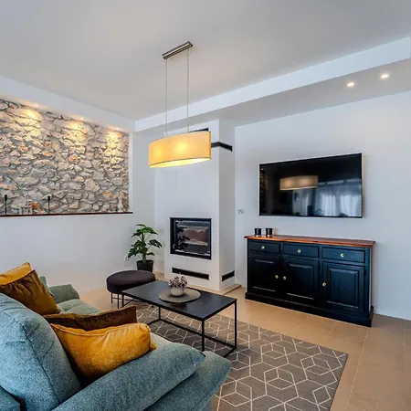 Opus Apartment *
